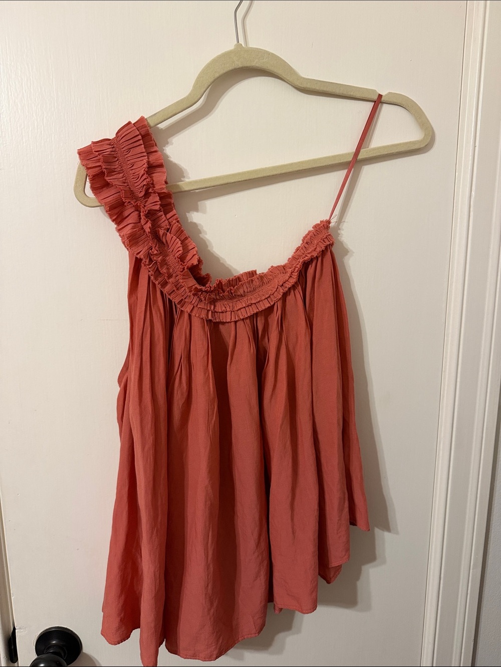 DO+BE Small Rust Ruffled One-Shoulder Tank Top